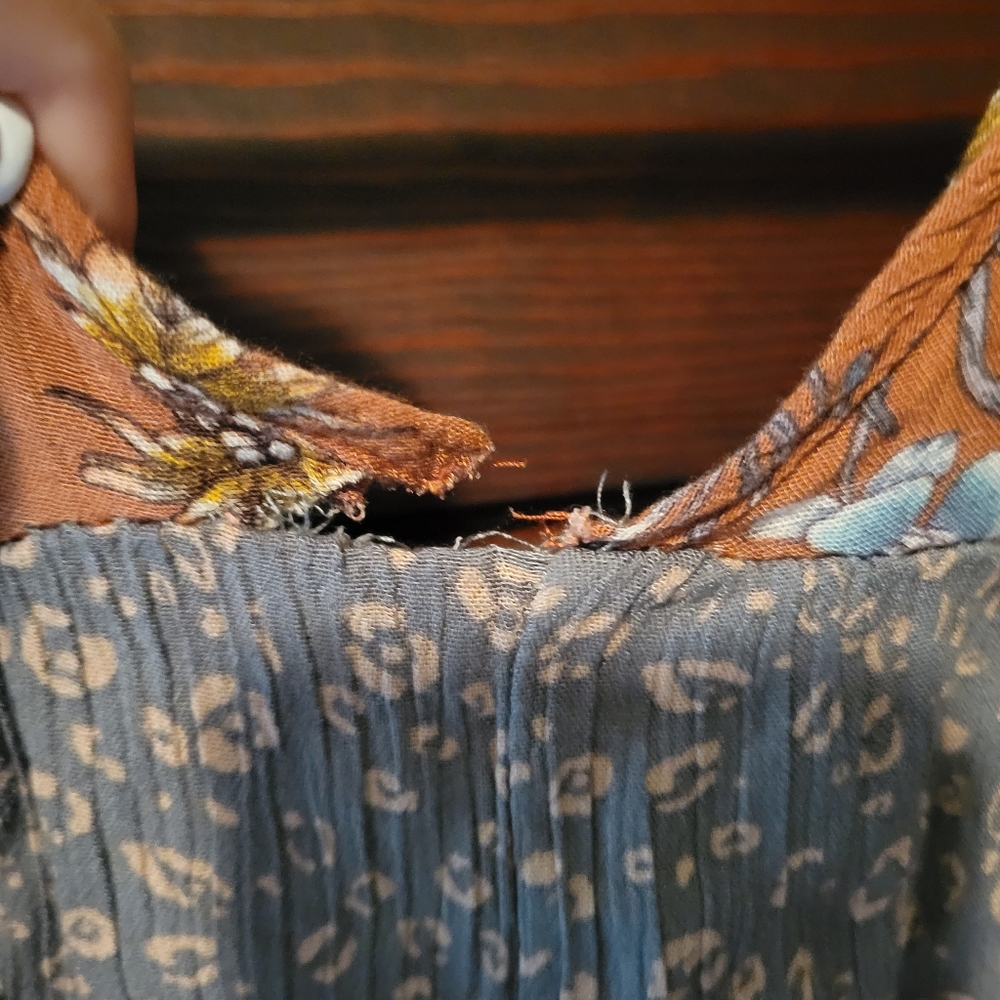 Size Small boutique top - Picture 4 of 4